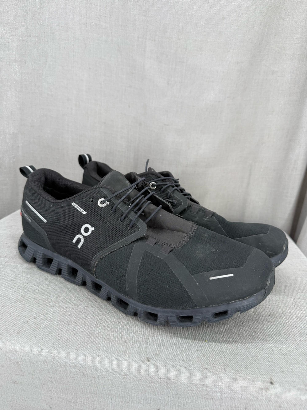 On running Cloud 6 Waterproof Black Casual Running Shoes | Men's Size 11.5 US